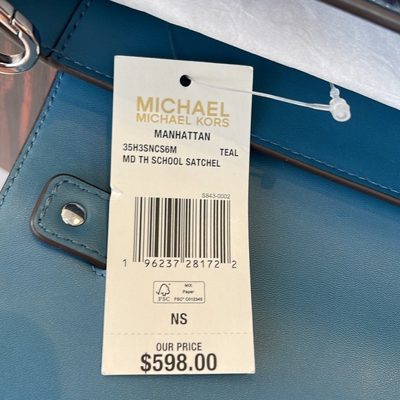 MICHAEL KORS
Manhattan Medium TH SCHOOL Crackled Metallic Leather SATCHEL
TEAL - Picture 13 of 16